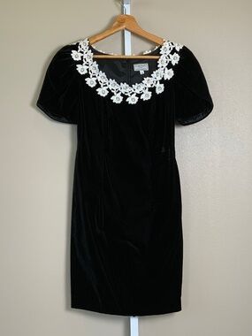 Vintage Cachet by Bari Protas Cocktail Velvet Black Dress Floral Pearl Neckline